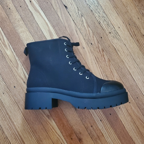 Single shoe, size 13w Right boot only - Picture 2 of 4